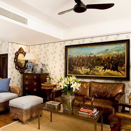 The Oyster Box Umhlanga Rocks Quarto foto A living room